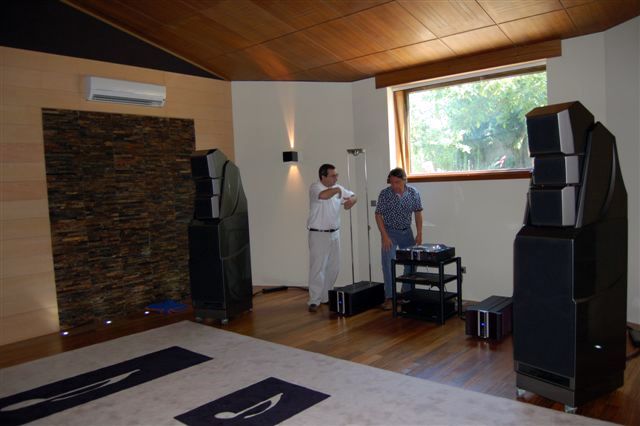 14.Segundo teste aferi��o ac�stica e de audi��o (na foto Sr. Eduardo Veiga e Lu�s Campos da Imac�stica)